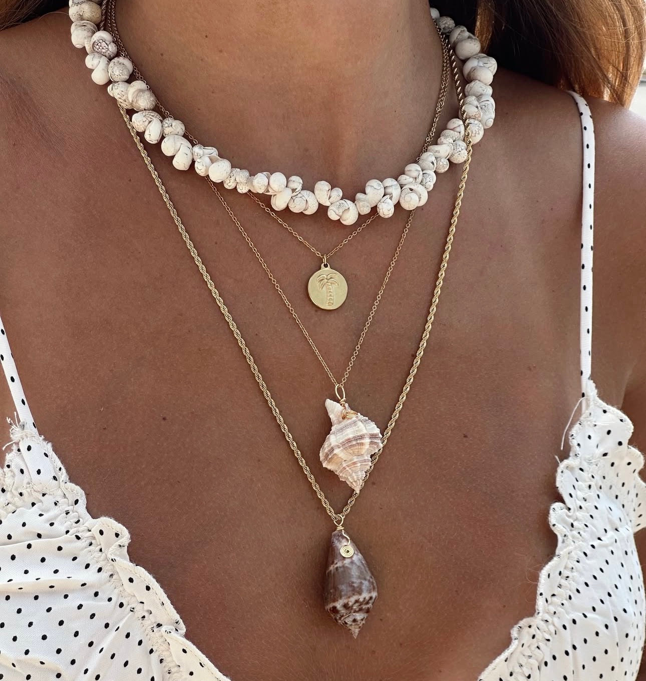 White shells necklace
