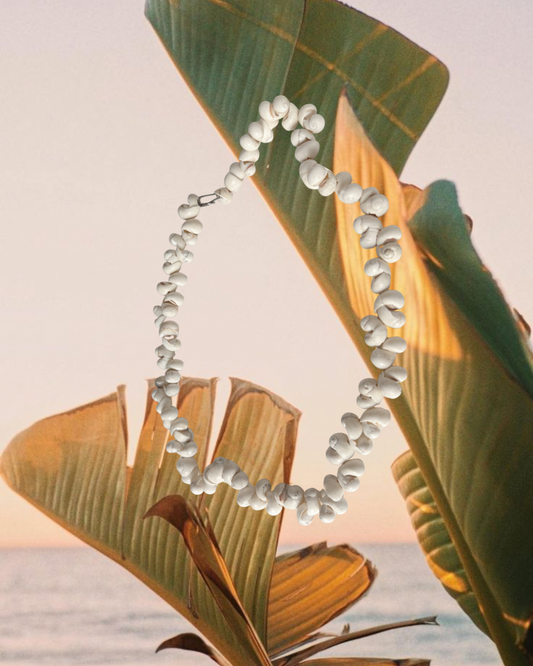 White shells necklace